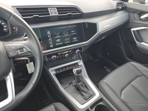 Certified 2022 Audi Q3 2.0T Premium Plus image 22