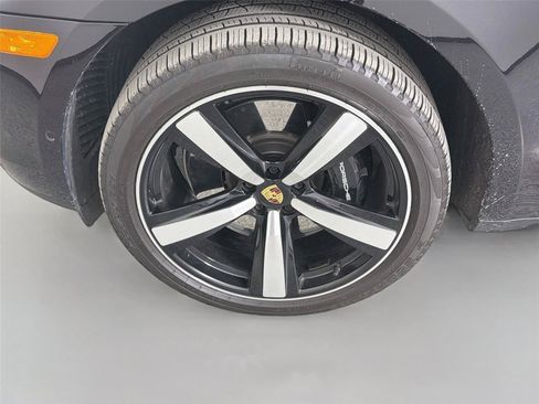 Certified 2026 Porsche Macan GTS AWD/4WD image 11
