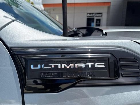 Used 2024 GMC Sierra 2500 Denali Ultimate AWD/4WD image 4