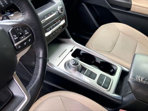 Used 2020 Ford Explorer Limited RWD image 17