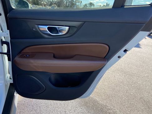 Used 2025 Volvo V60 B5 Cross Country Plus image 28