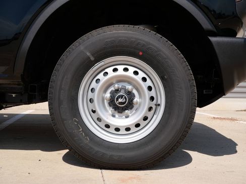 New 2026 Ford Bronco 4-Door AWD/4WD image 8