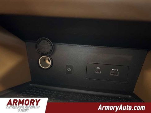 Used 2022 Nissan Pathfinder Platinum w/ Cargo Package image 21