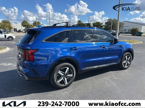 Used 2022 Kia Sorento S image 5