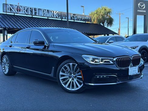 Used 2017 BMW 750i 750i image 2