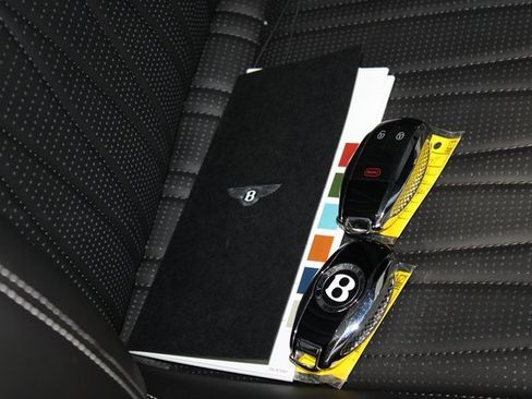 Used 2022 Bentley Flying Spur V8 image 42