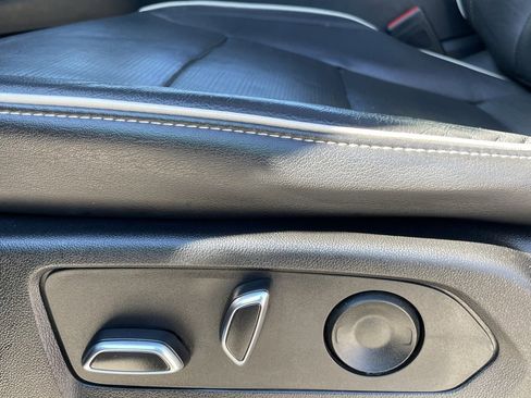 Used 2023 Cadillac Escalade ESV Premium Luxury image 22