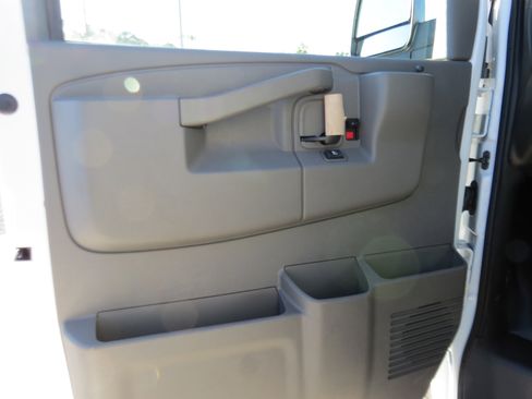 New 2026 Chevrolet Express 2500 Extended RWD image 15
