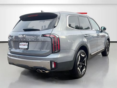 Used 2025 Kia Telluride EX w/ EX Captain's Chair Package image 7