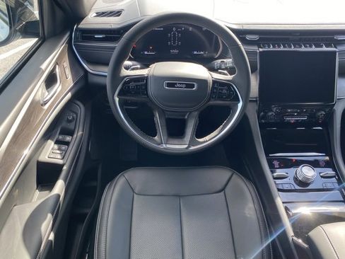 New 2025 Jeep Grand Cherokee L Overland w/ Trailer Tow Package image 36