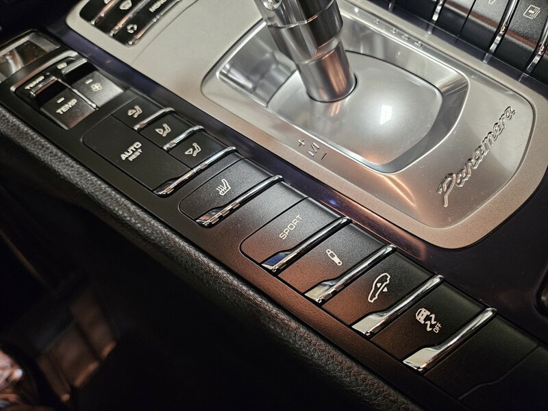 Used 2013 Porsche Panamera S RWD image 39