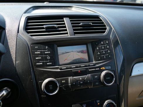 Used 2019 Ford Explorer FWD image 14