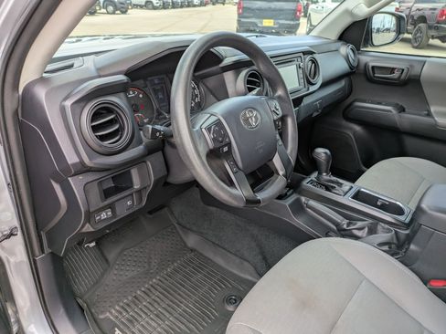 Used 2019 Toyota Tacoma SR w/ SR Convenience Package image 10