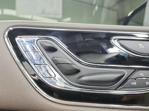Used 2023 Lincoln Navigator L Reserve AWD/4WD image 21