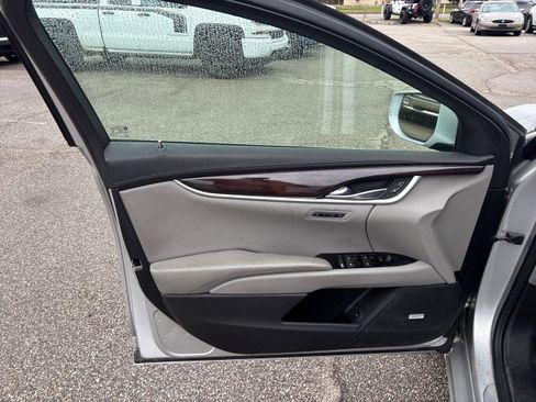 Used 2014 Cadillac XTS Luxury w/ Driver Awareness Package image 9