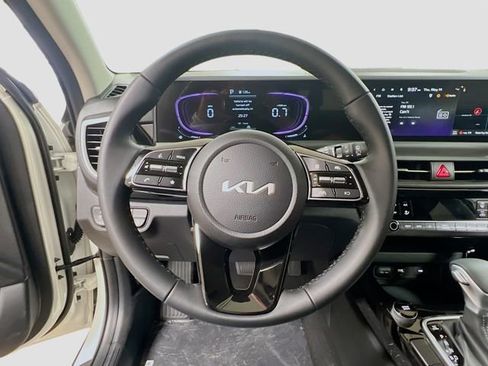 New 2026 Kia Seltos S FWD image 11