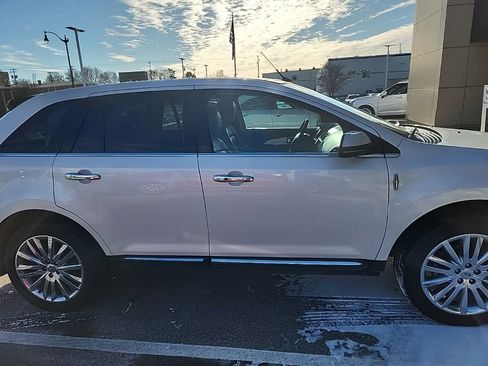 Used 2013 Lincoln MKX Base image 3