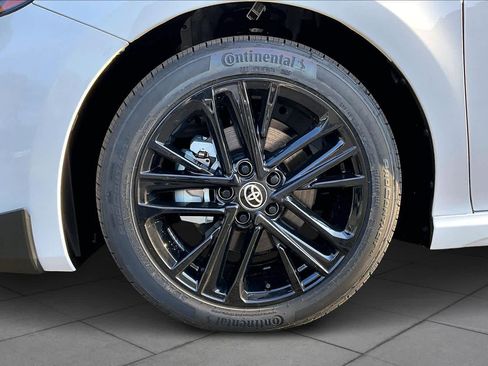 Certified 2025 Toyota Camry SE image 11