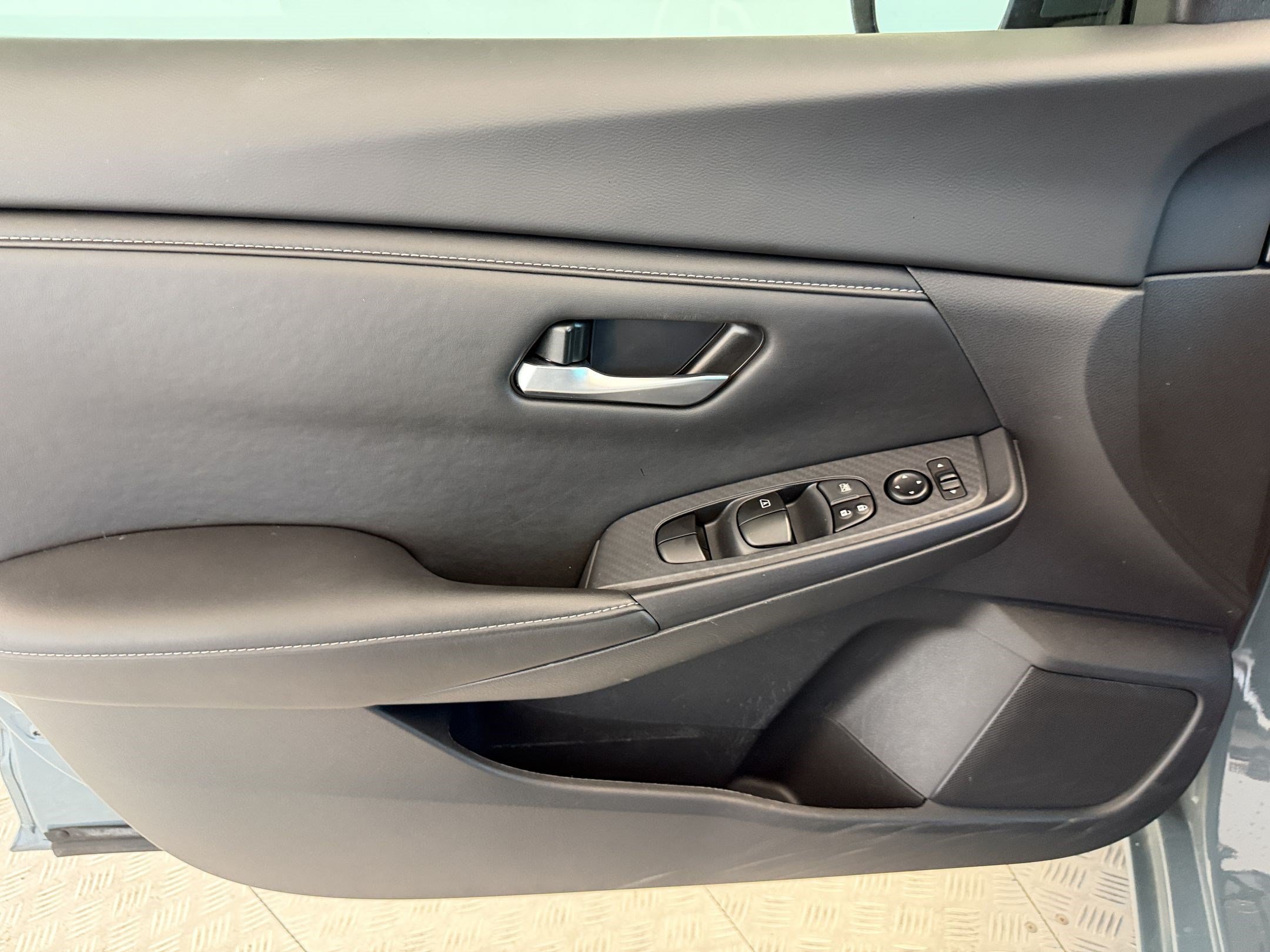 Used 2024 Nissan Sentra SV w/ Trunk Package FWD image 13