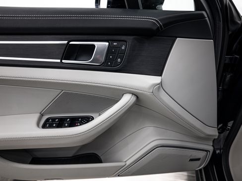Certified 2022 Porsche Panamera 4 Platinum Edition image 18