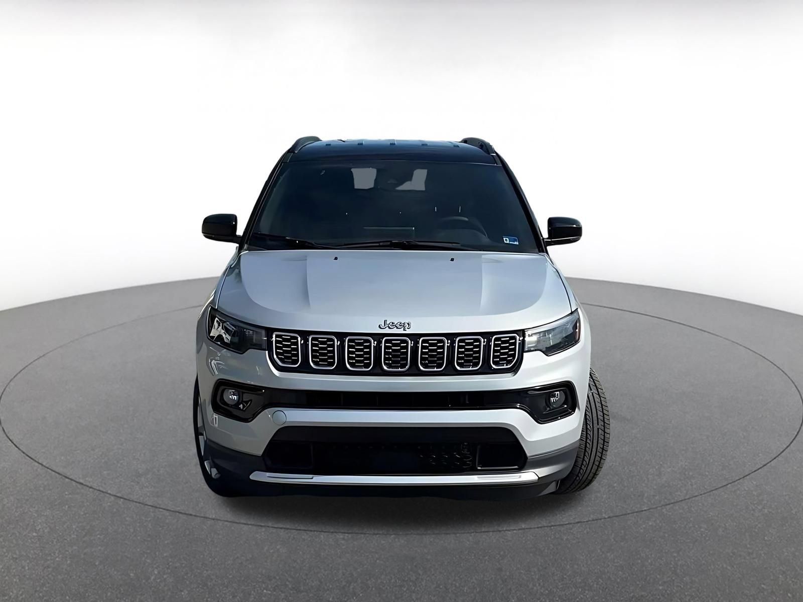 Used 2025 Jeep Compass Limited AWD/4WD image 4