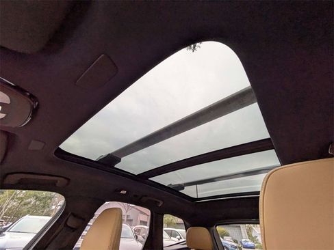 Certified 2023 Volvo XC60 B5 Ultimate w/ Climate Package image 22