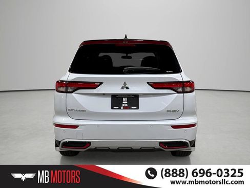Used 2023 Mitsubishi Outlander SE AWD/4WD image 6