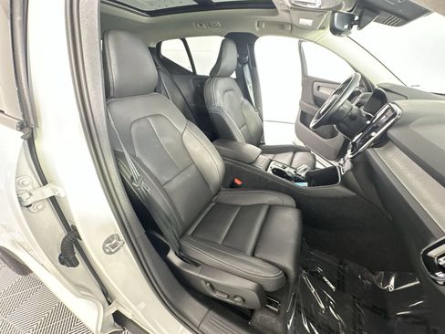 Used 2026 Volvo XC40 B5 Plus AWD/4WD image 27