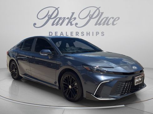 Used 2026 Toyota Camry SE w/ Convenience Package FWD image 8
