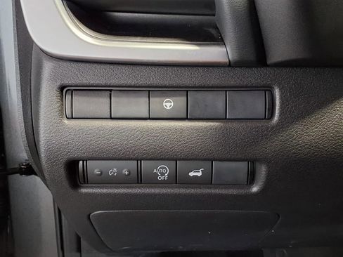 Used 2025 Nissan Rogue SV AWD/4WD image 20