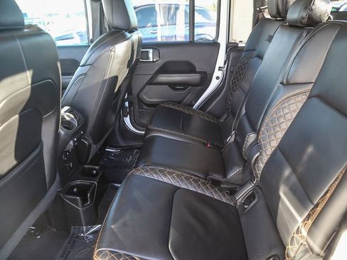 Used 2023 Jeep Gladiator Overland image 19