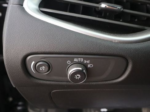 Used 2025 Chevrolet Malibu LT FWD image 18