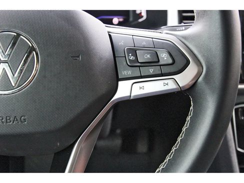 Used 2022 Volkswagen Atlas Cross Sport SE FWD image 20