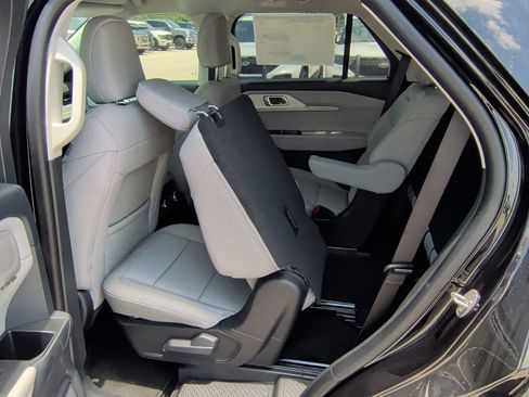 New 2026 Ford Explorer Active w/ Active Comfort Package RWD image 34