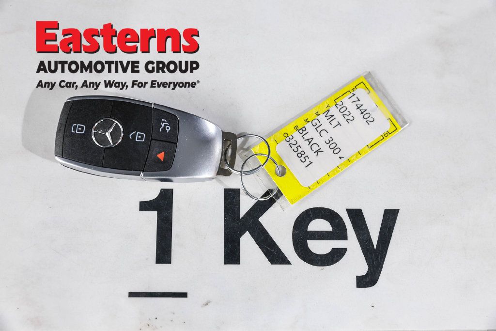 Used 2022 Mercedes-Benz GLC 300 4MATIC w/ Multimedia Package Lite image 28