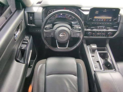 Used 2022 Nissan Pathfinder SL FWD image 12