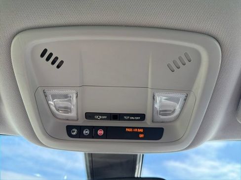 Used 2017 Chevrolet Malibu LT FWD image 32