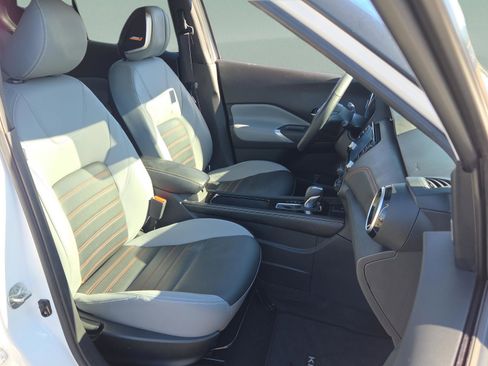 Used 2023 Nissan Kicks SR w/ SR Premium Package image 15