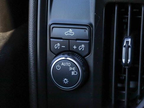 Used 2023 Chevrolet Silverado 2500 Custom w/ Custom Convenience Package image 29