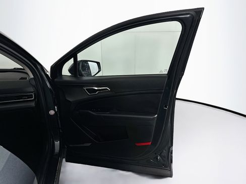 Used 2024 Kia Sportage LX image 31