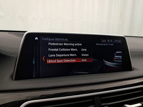 Used 2019 BMW 750i xDrive w/ M Sport Package image 21