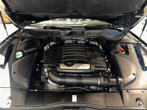 Used 2018 Porsche Cayenne AWD/4WD image 9