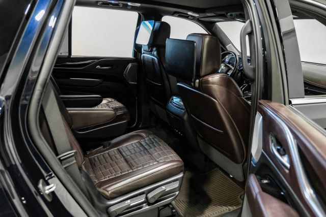 Used 2022 Cadillac Escalade Premium Luxury Platinum AWD/4WD image 36