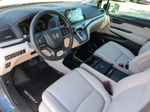 Used 2025 Honda Odyssey EX-L image 13