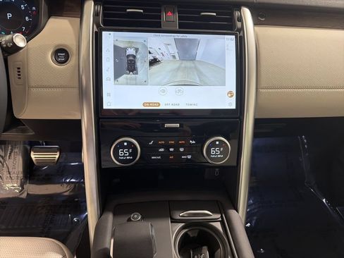 New 2026 Land Rover Discovery Dynamic SE AWD/4WD image 16