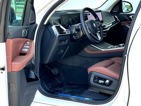 New 2026 BMW X7 xDrive40i w/ Premium Package image 10