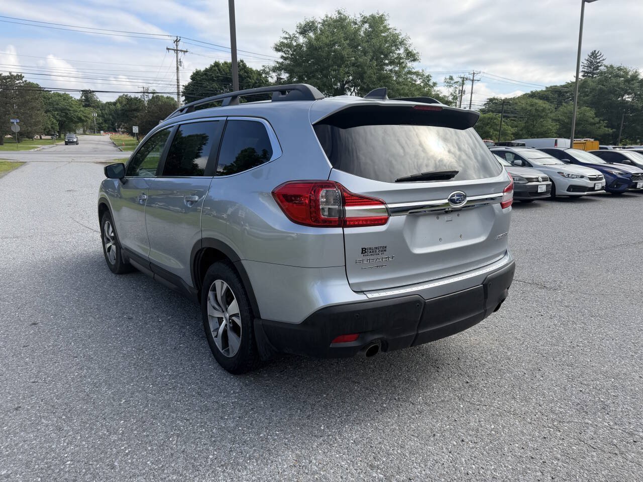 Used 2021 Subaru Ascent Premium w/ Convenience Package AWD/4WD image 3