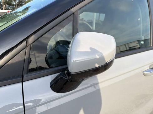 Used 2025 Kia Carnival EX FWD image 6