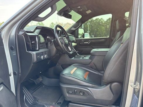 Used 2024 GMC Sierra 2500 AT4 w/ AT4 Preferred Package AWD/4WD image 17