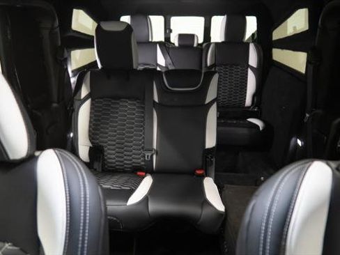 Used 2026 Jeep Gladiator Sport image 3